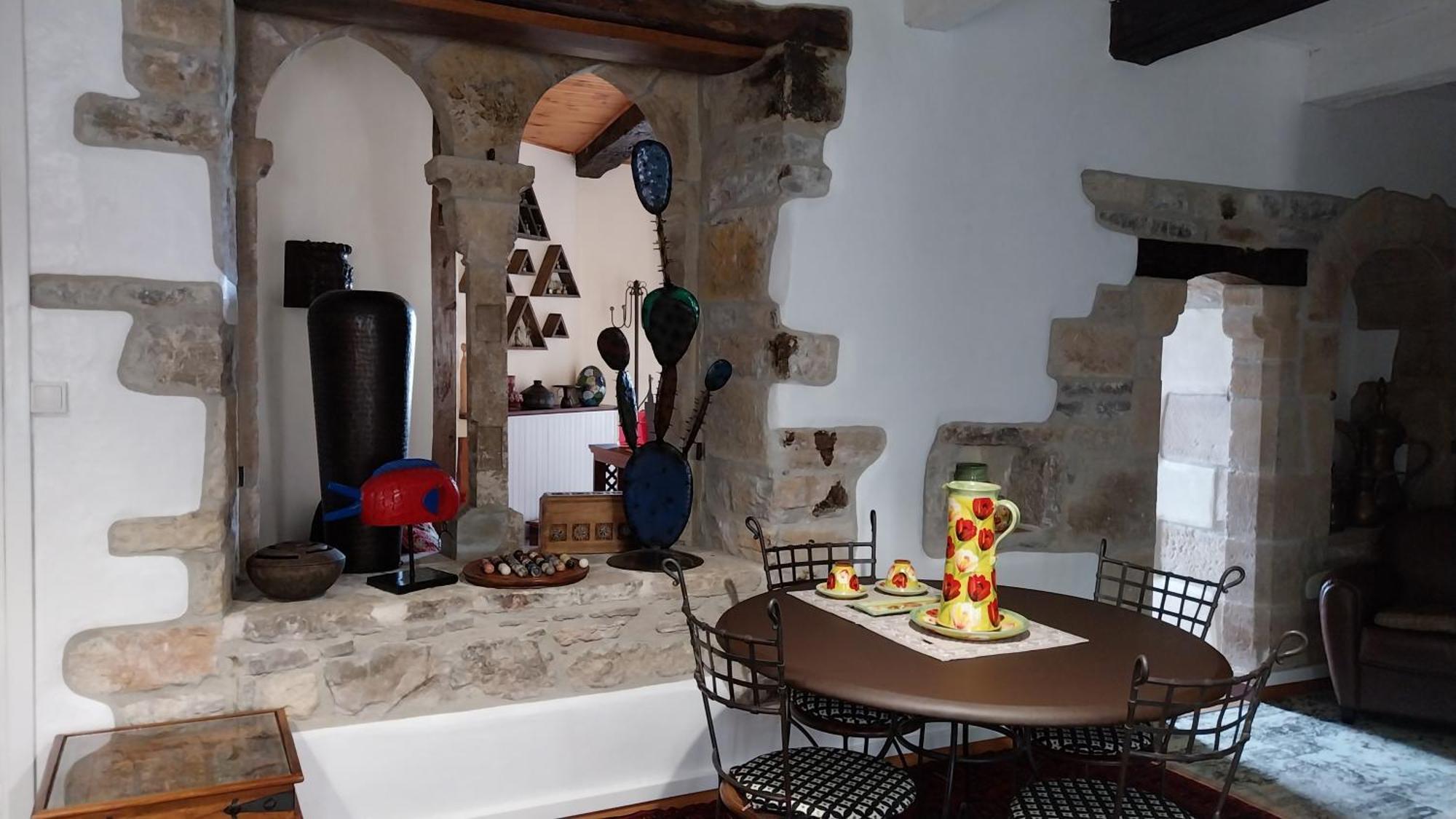 D'Ici Et D'Ailleurs Bed & Breakfast Cordes Sur Ciel Ngoại thất bức ảnh